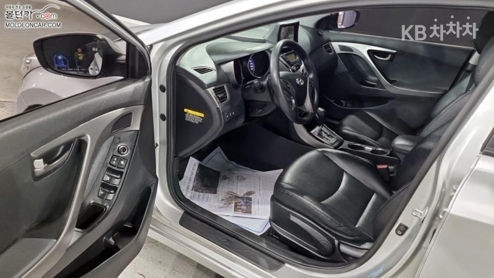 Hyundai Avante — miniaturë 9