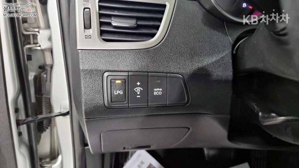 Hyundai Avante — miniaturë 15