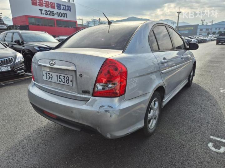 Hyundai Verna 1.5 VGT Diesel TRENDY 6