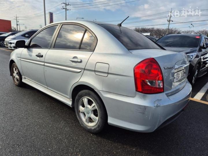 Hyundai Verna 1.5 VGT Diesel TRENDY 7