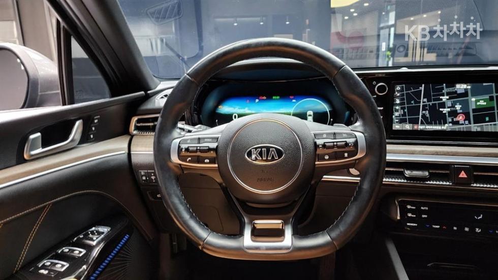 2020 - kia k5