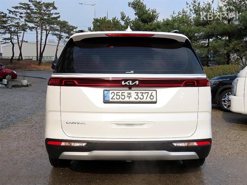 2023 - kia carnival
