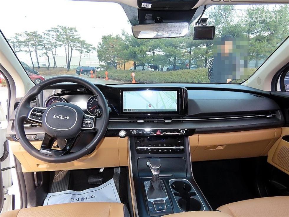 2023 - kia carnival