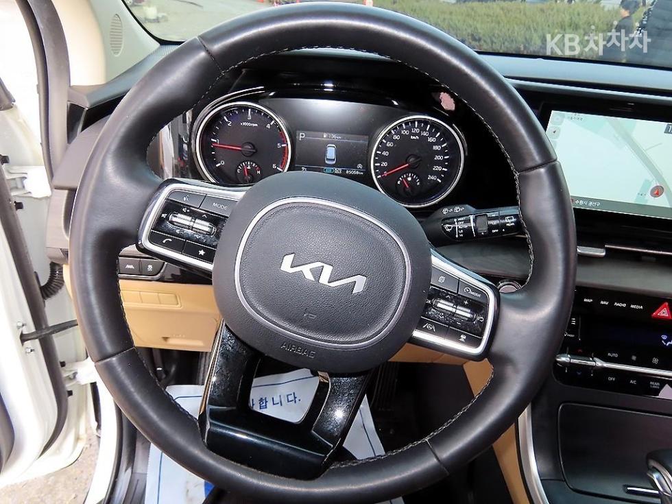 2023 - kia carnival