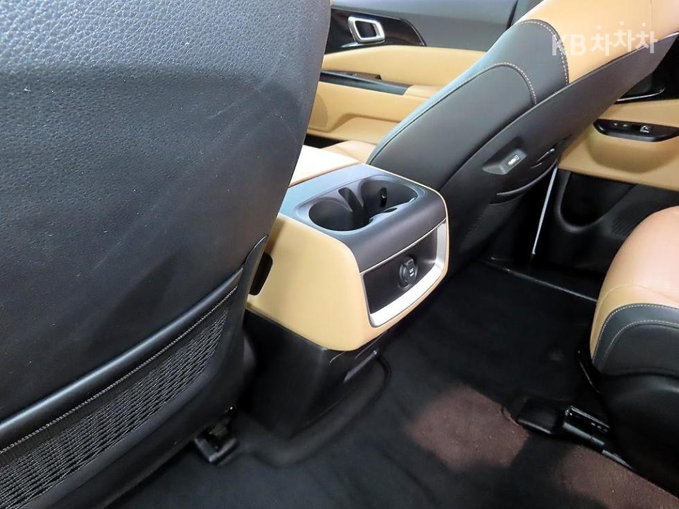 2023 - kia carnival
