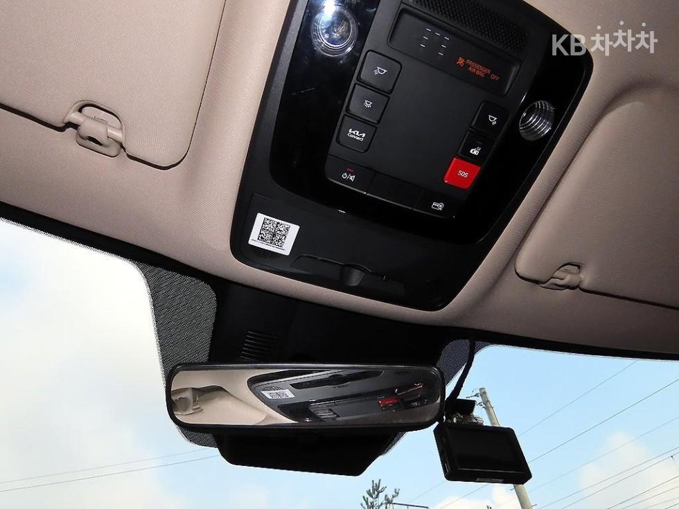 2023 - kia carnival