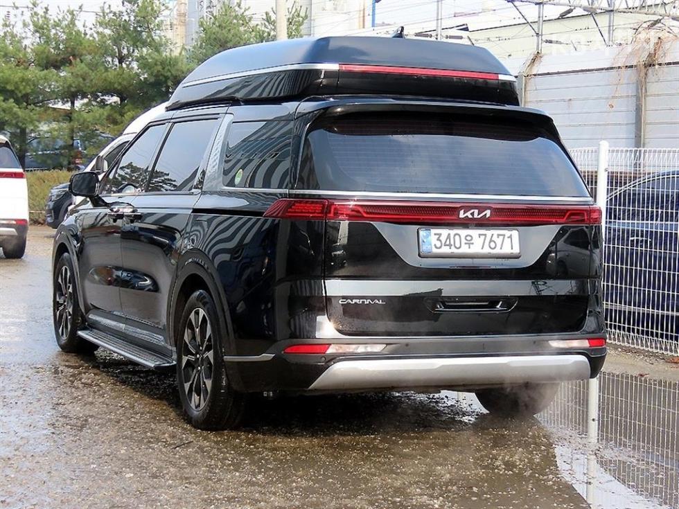 2023 - kia carnival