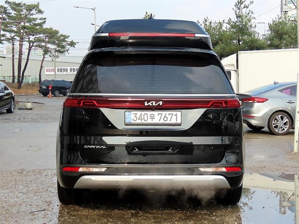 2023 - kia carnival
