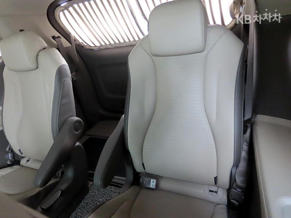 2023 - kia carnival
