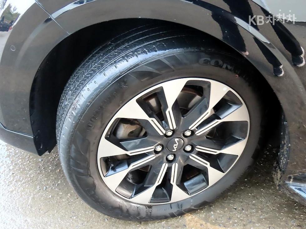 2023 - kia carnival