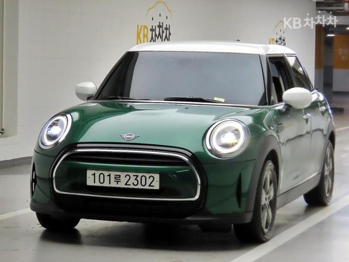Mini Cooper 5 Duo 1.5 Classic Plus Launch Pack 3