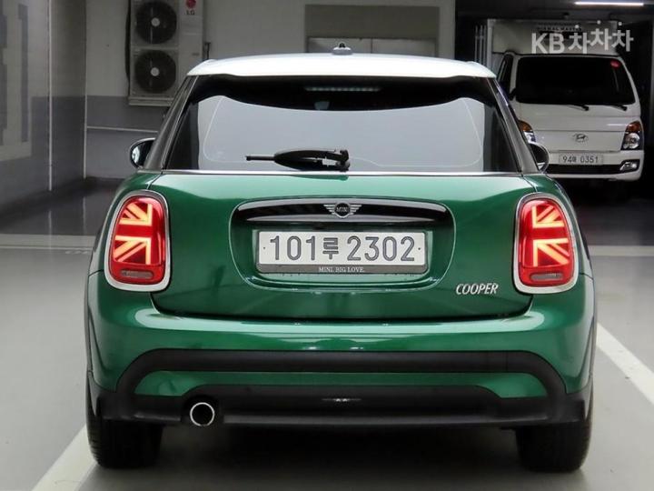 Mini Cooper 5 Duo 1.5 Classic Plus Launch Pack 4