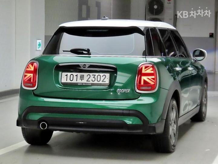 Mini Cooper 5 Duo 1.5 Classic Plus Launch Pack 5