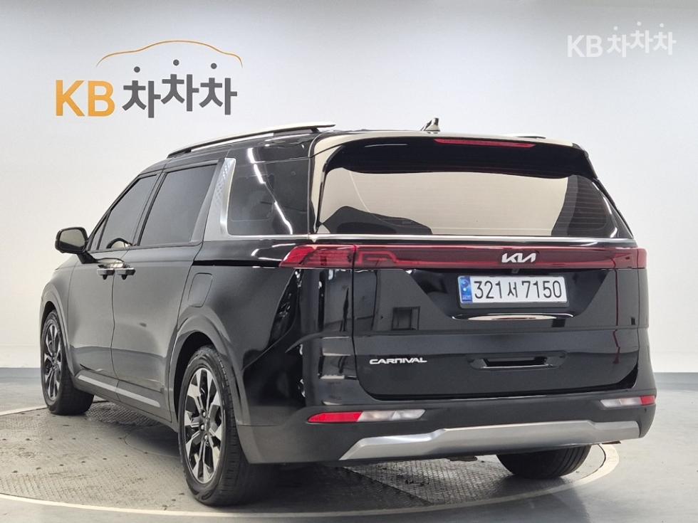 2022 - kia carnival
