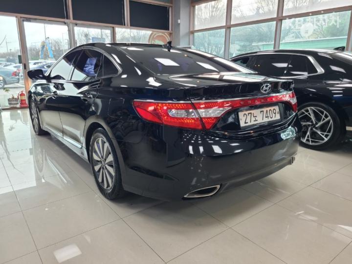 Hyundai Grandeur Hybrid Premium 4