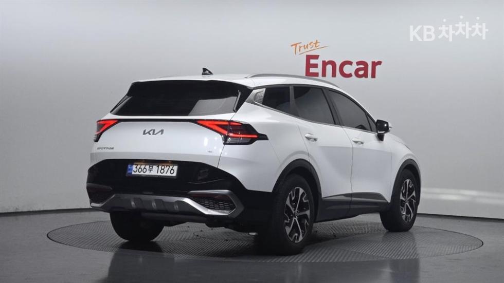 2023 - kia sportage