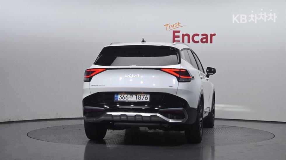 2023 - kia sportage