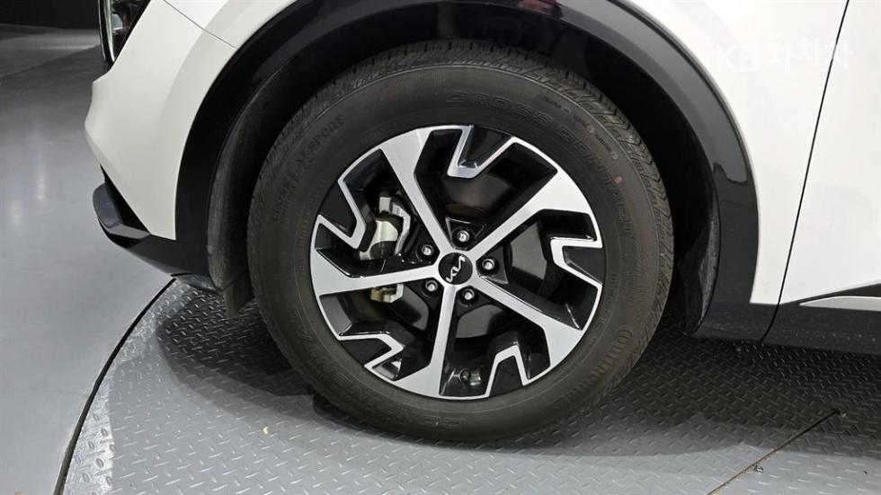 2023 - kia sportage