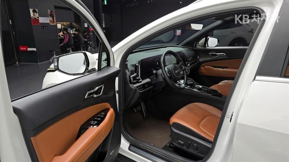 2023 - kia sportage