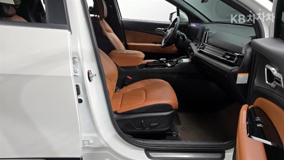 2023 - kia sportage