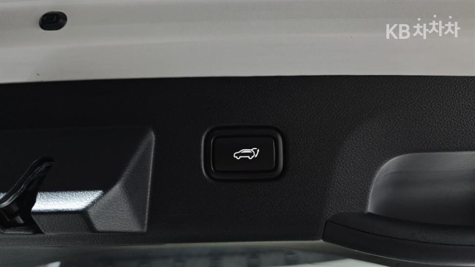 2023 - kia sportage