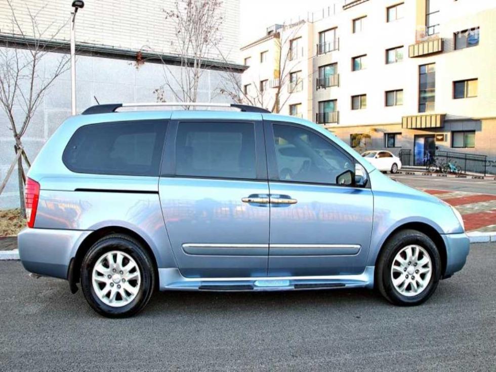 2012 - kia carnival