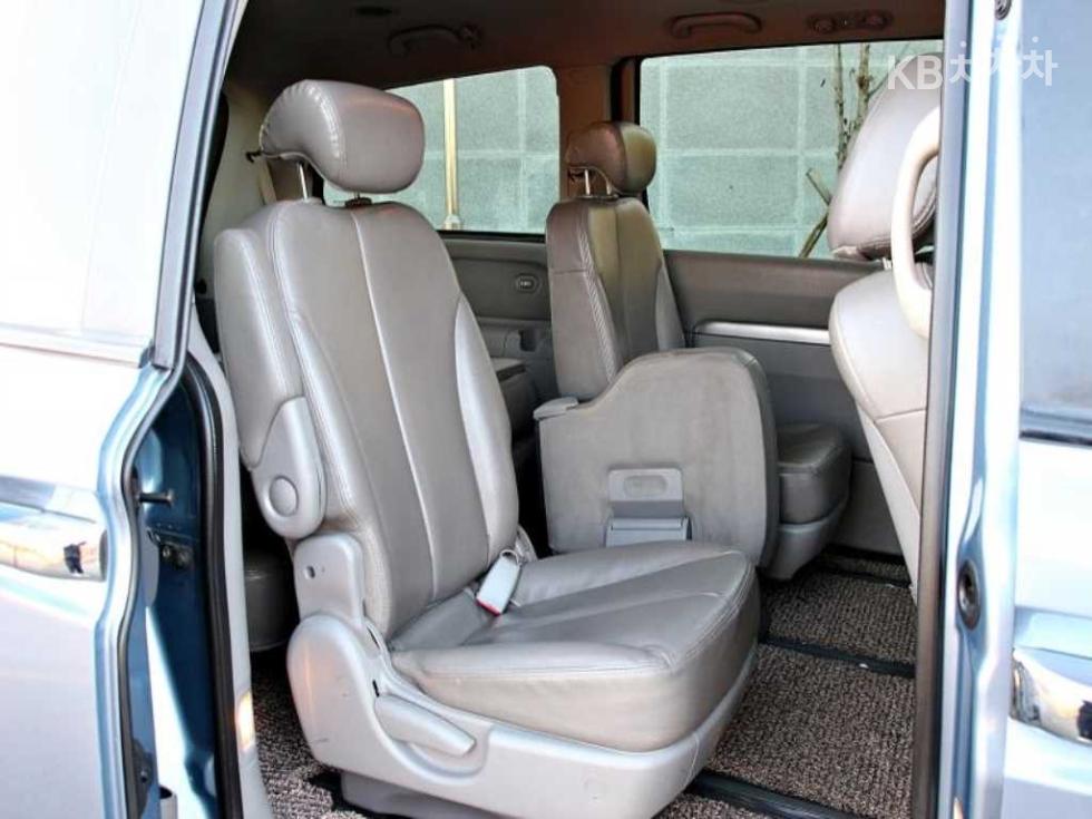 2012 - kia carnival