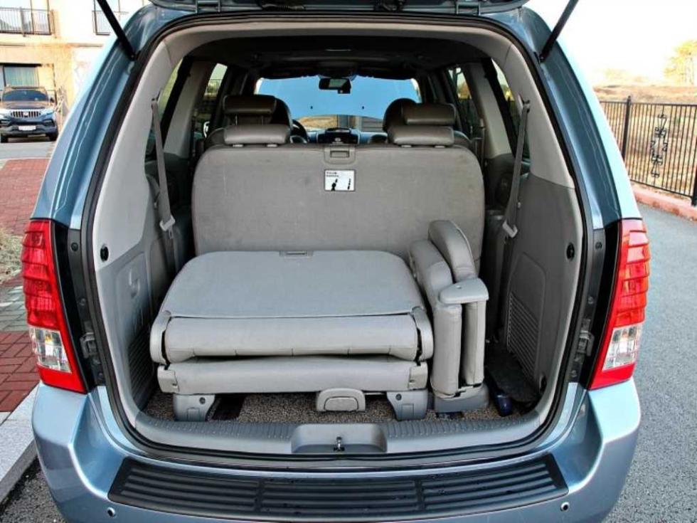 2012 - kia carnival