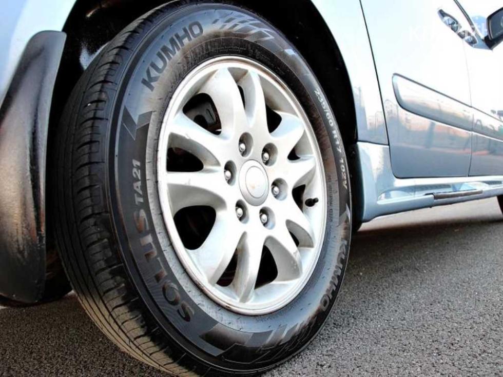 2012 - kia carnival