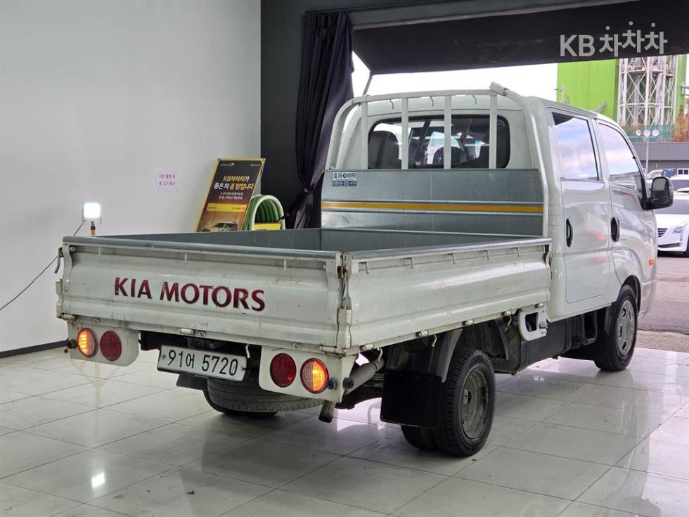 2012 - kia bongo iii