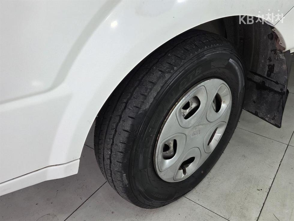 2012 - kia bongo iii