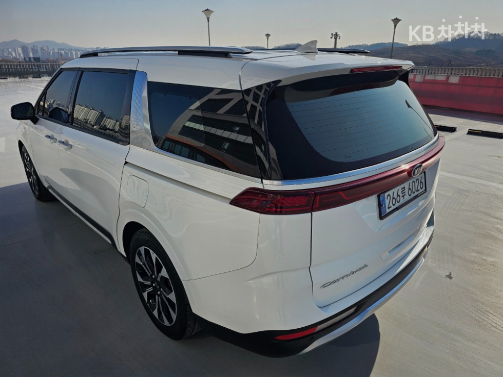 2021 - kia carnival