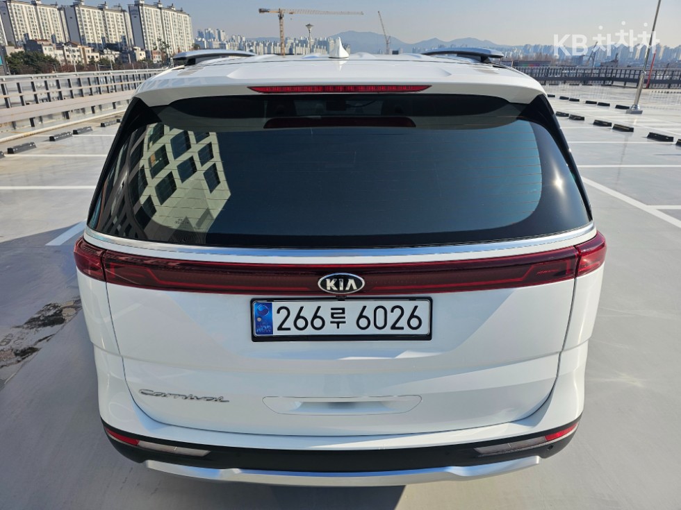 2021 - kia carnival