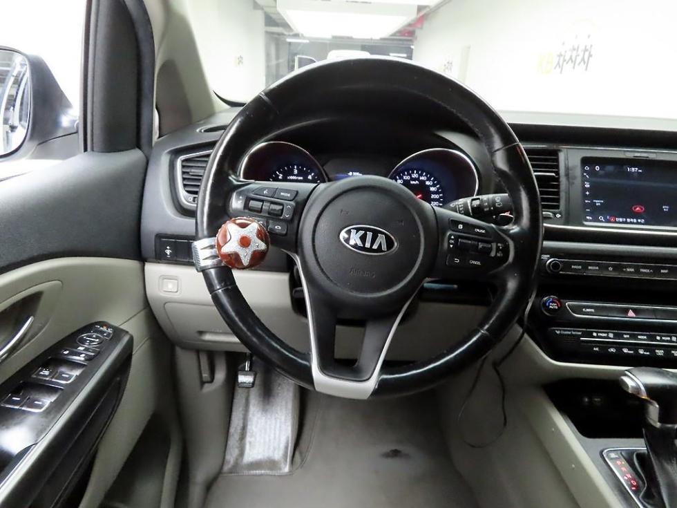 2019 - kia carnival