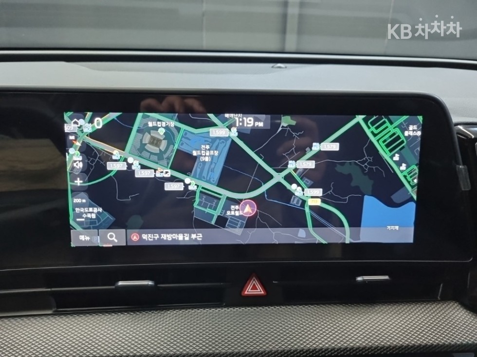 2023 - kia sportage
