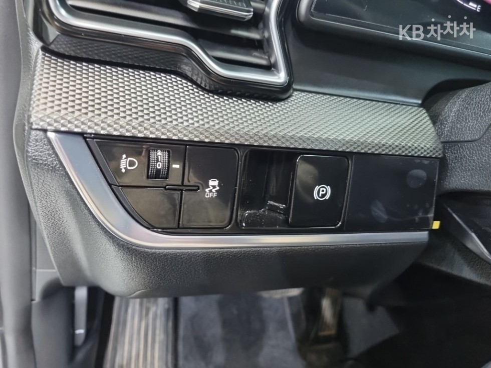 2023 - kia sportage