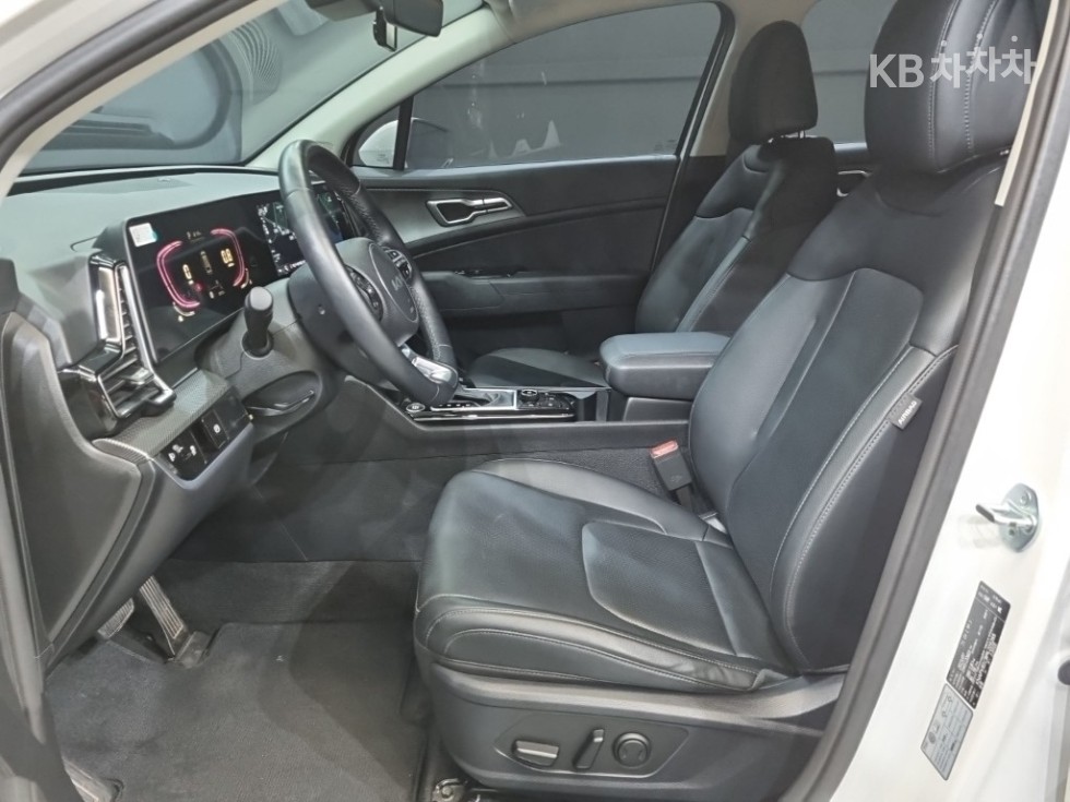 2023 - kia sportage