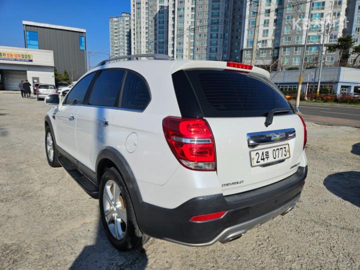 Chevrolet Captiva 2WD LT Premium 5