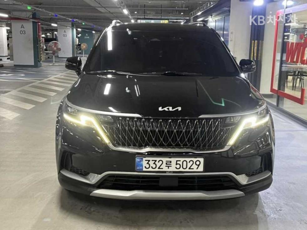 2022 - kia carnival