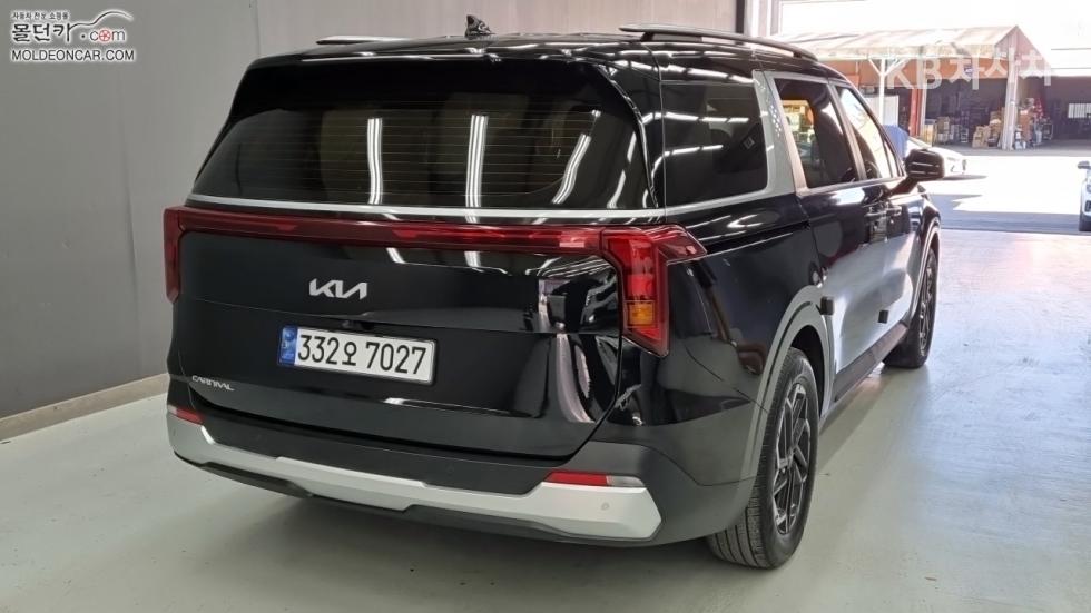 2025 - kia carnival