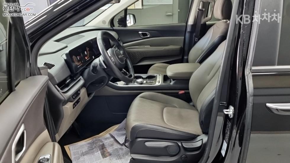 2025 - kia carnival