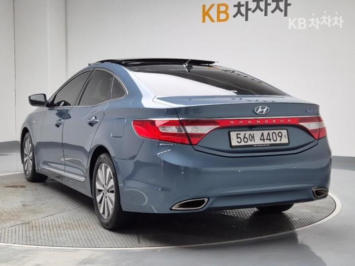 Hyundai Grandeur Hybrid Premium 3