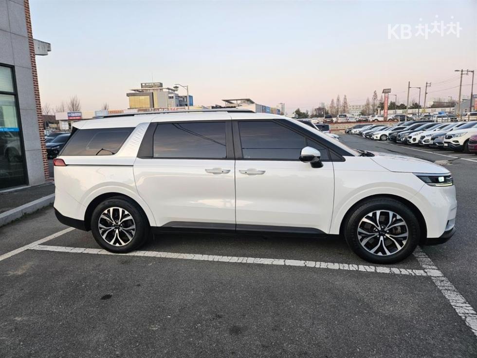 2021 - kia carnival