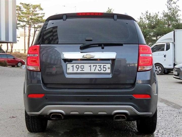 Chevrolet Captiva 2WD LT Premium 5