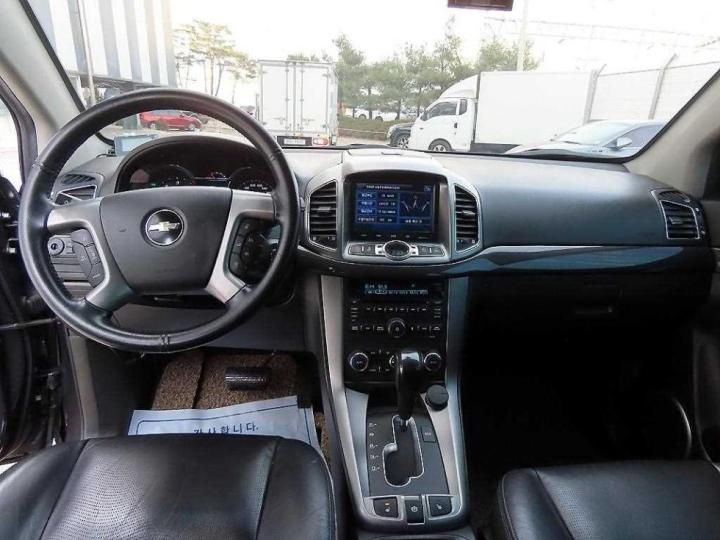Chevrolet Captiva 2WD LT Premium 8