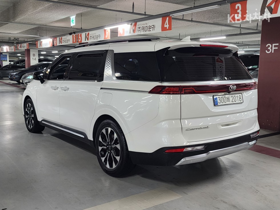 2021 - kia carnival