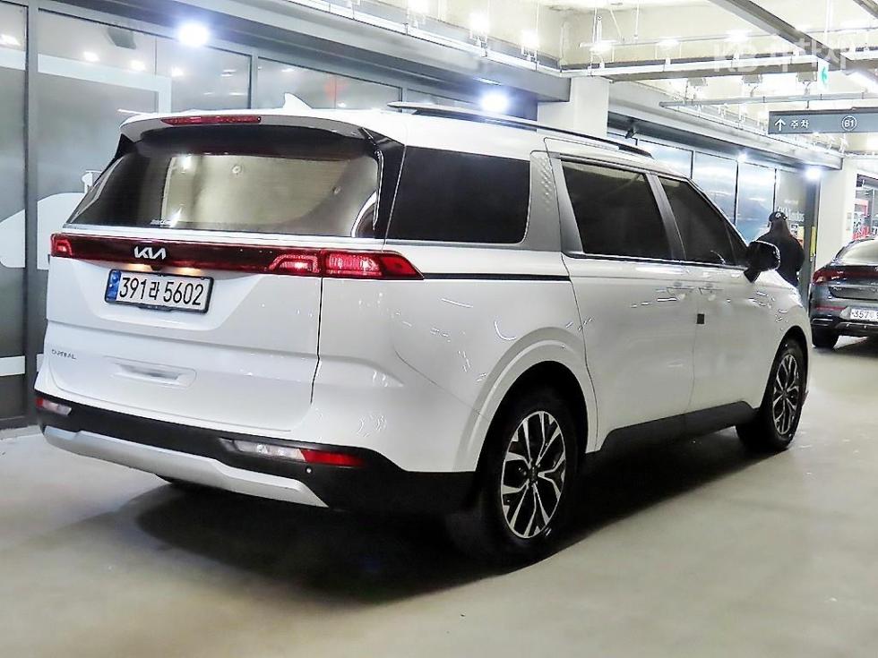 2023 - kia carnival