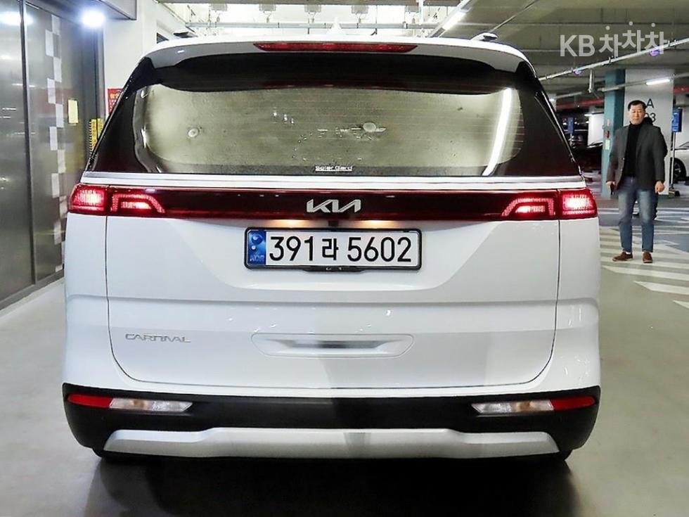 2023 - kia carnival
