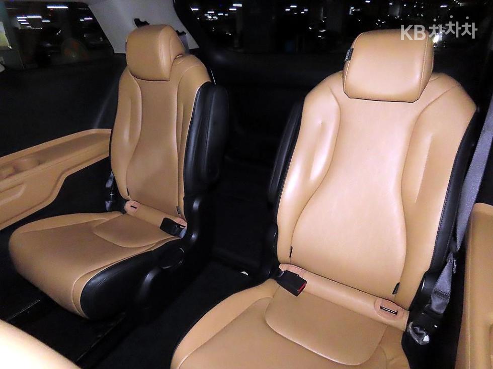 2023 - kia carnival