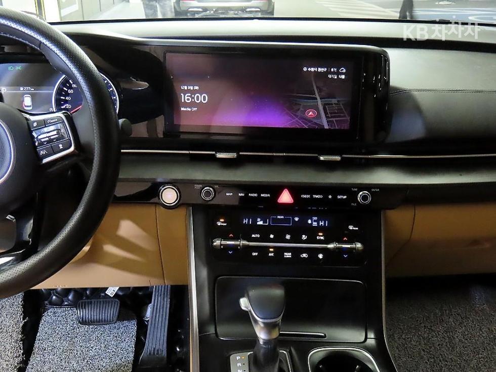 2023 - kia carnival